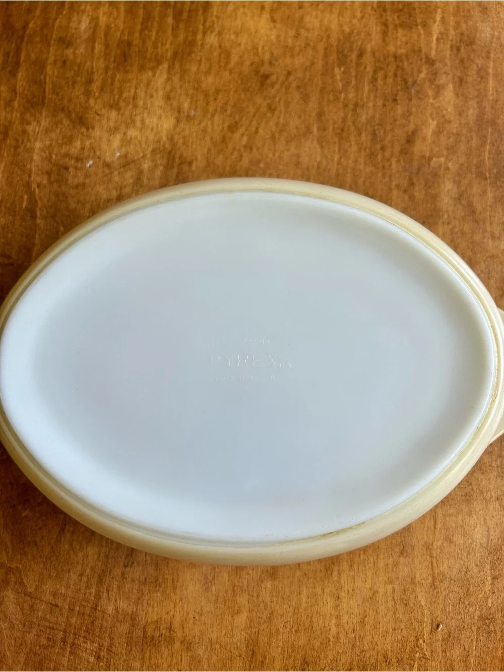 Vintage Pyrex Golden Hearts 2.5 Quart Casserole Dish - no lid